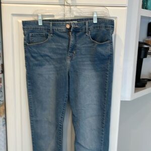 Levi Jeans Size W-32/L-32